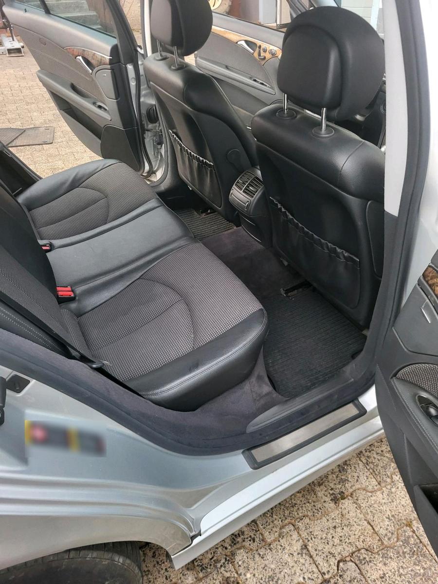 Mercedes-Benz E320 2006 — photo 13