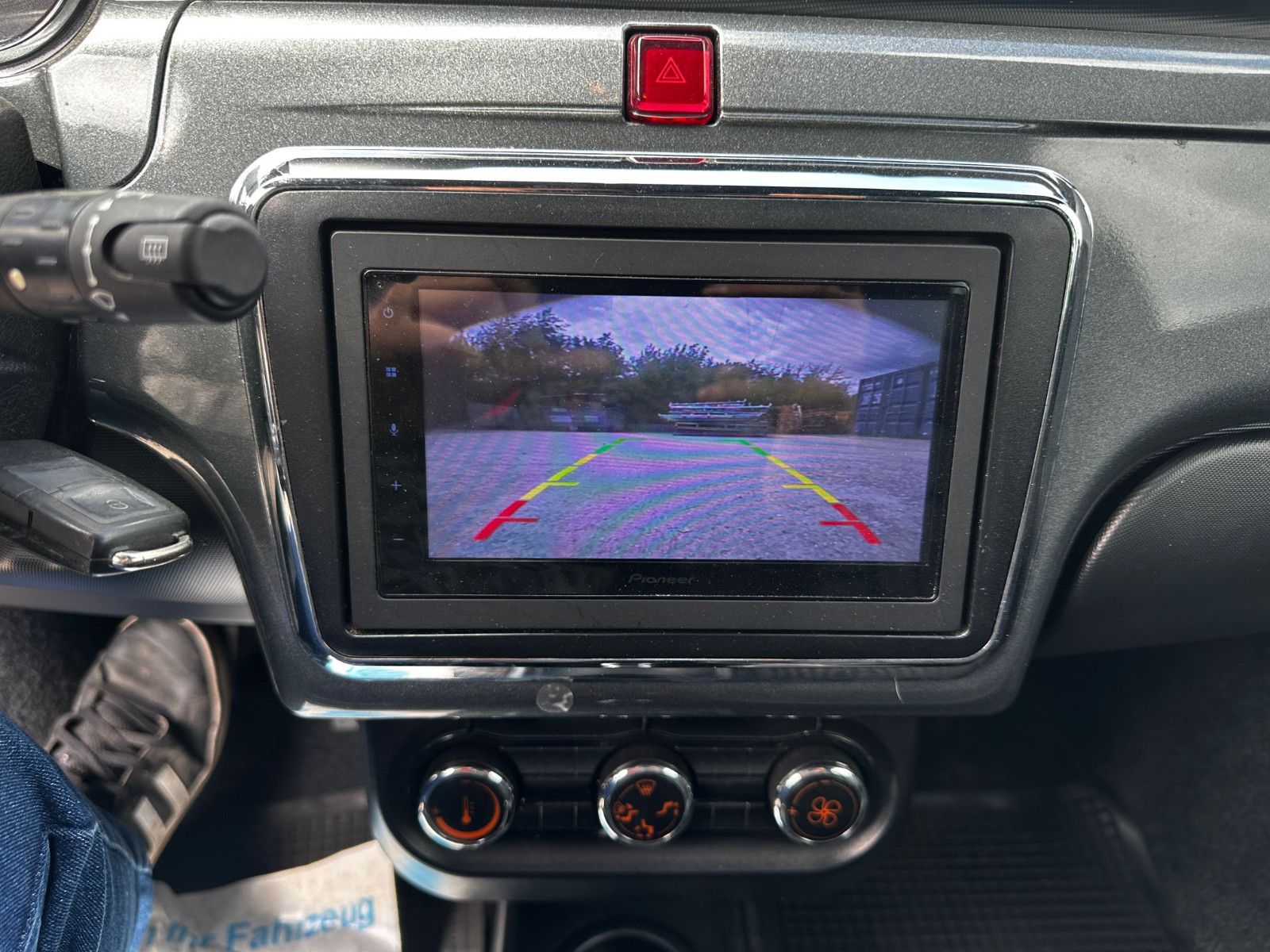 Ligier JS 60 DCi | Leder | Kamera | Carplay — Bild 13