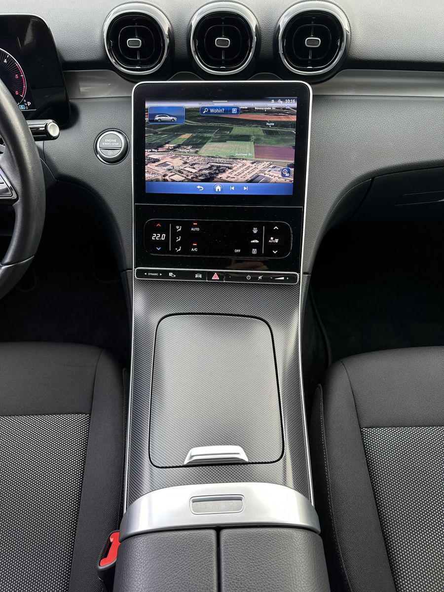 Fahrzeugabbildung Mercedes-Benz C 200d T Avantgarde Night-Paket NAV+LED+KAM+VC