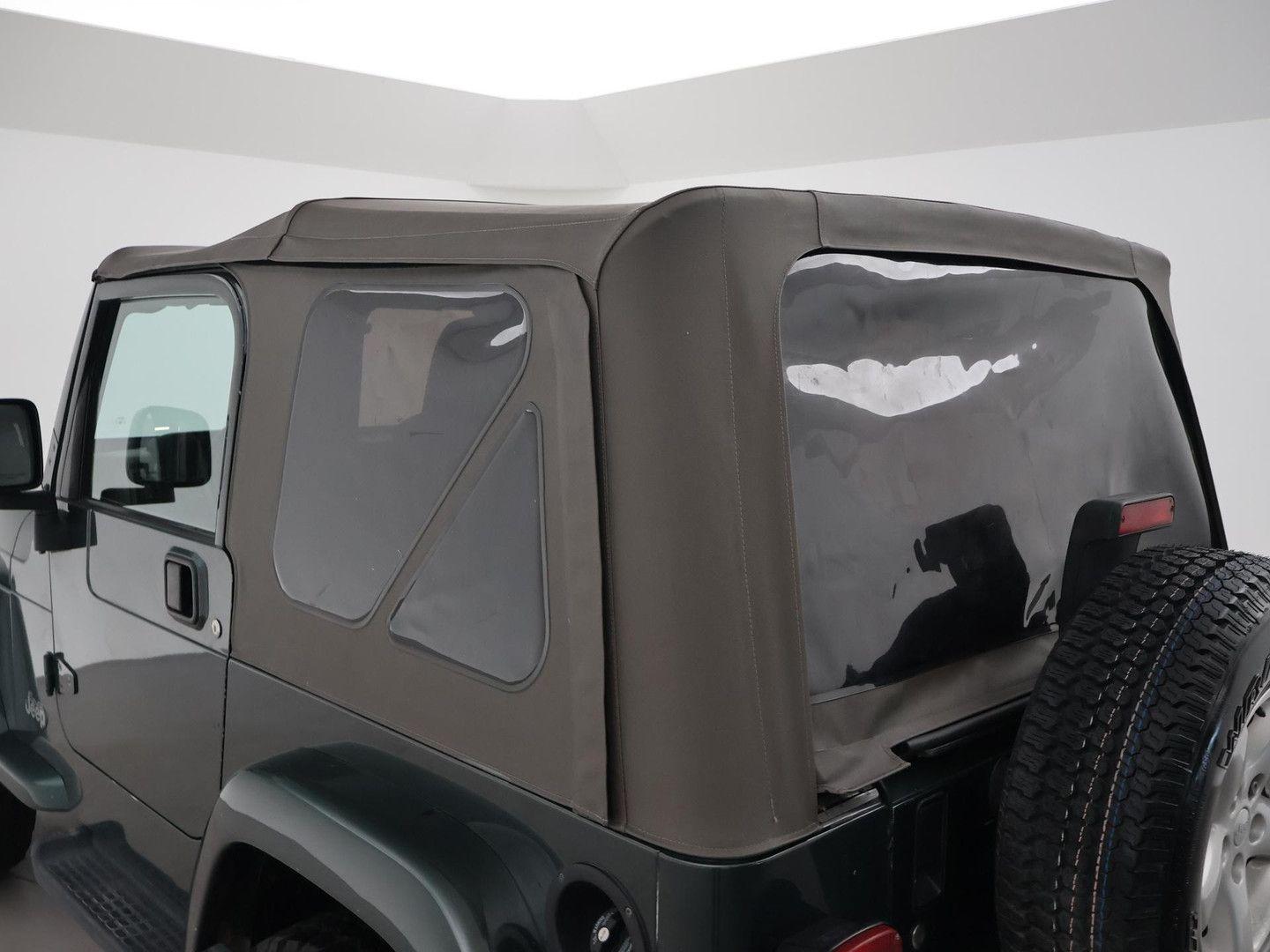 Jeep Wrangler Sahara 4.0i | 177 ch | BVM | Capote souple | Attelage | Pneus BFGoodrich All-Terrain | Bluetooth/DAB