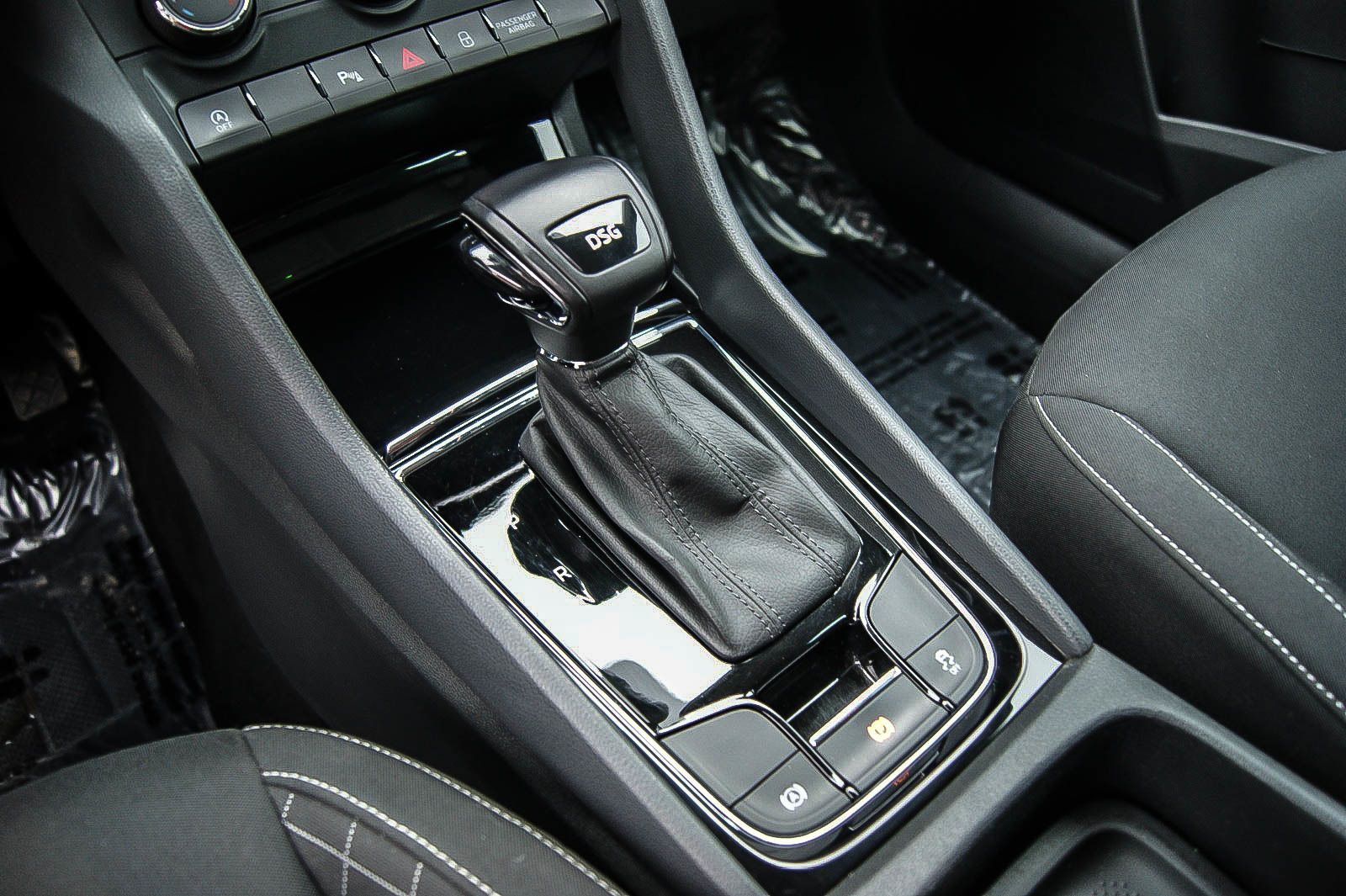 Fahrzeugabbildung SKODA Karoq 16TDI DSG Ambition ANHÄNGERKUPPLUNG 1.HAND