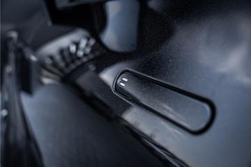 صورة مصغرة 44 لـ 2021 Aston Martin DBX