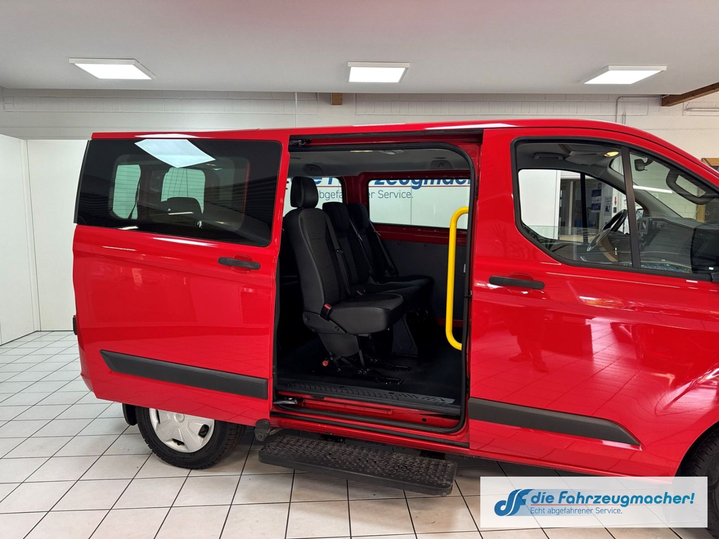 Fahrzeugabbildung Ford Transit Custom 320 L1 Trend 2.0 TDCi 9-sitzer *K