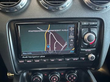 Audi TT Coupe 2.0 TFSI*Klima*SHZ*Navi*Bi-Xenon*PDC*BT