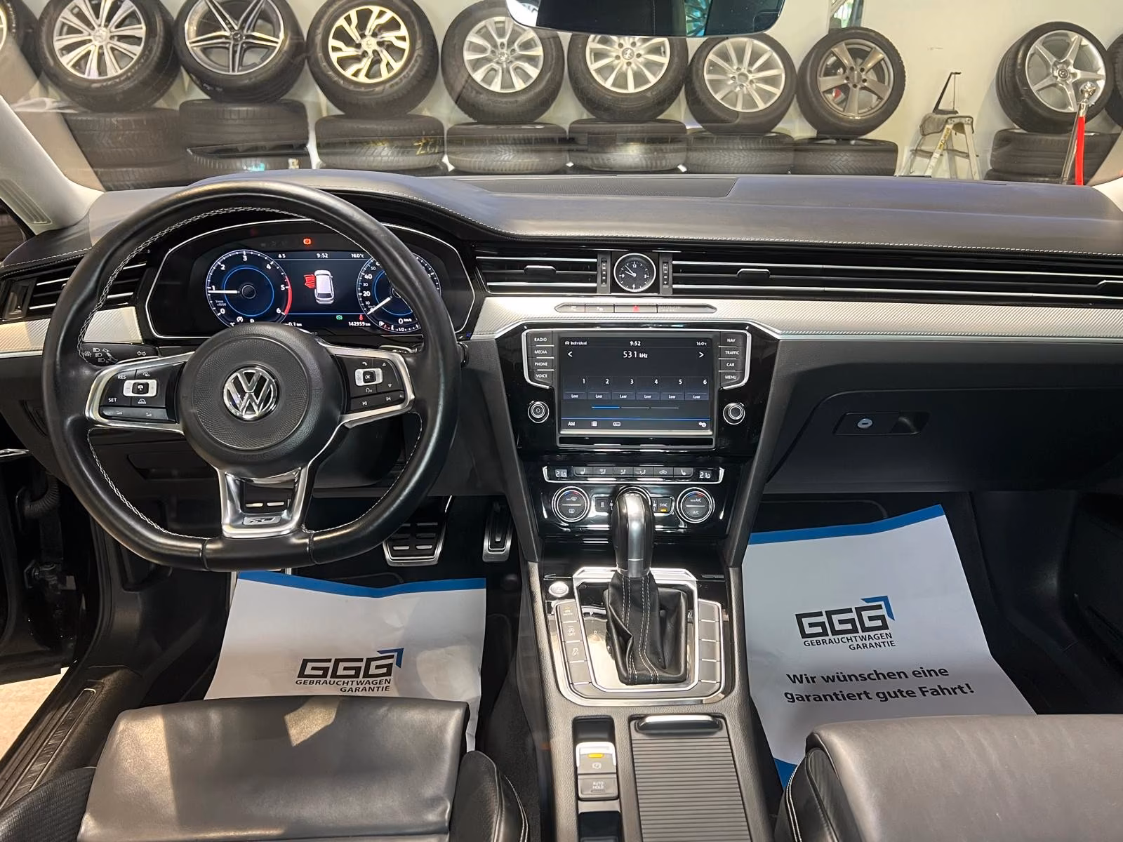 Volkswagen Passat Variant R-Line 4Motion*Pano*360°*AHK*DSG