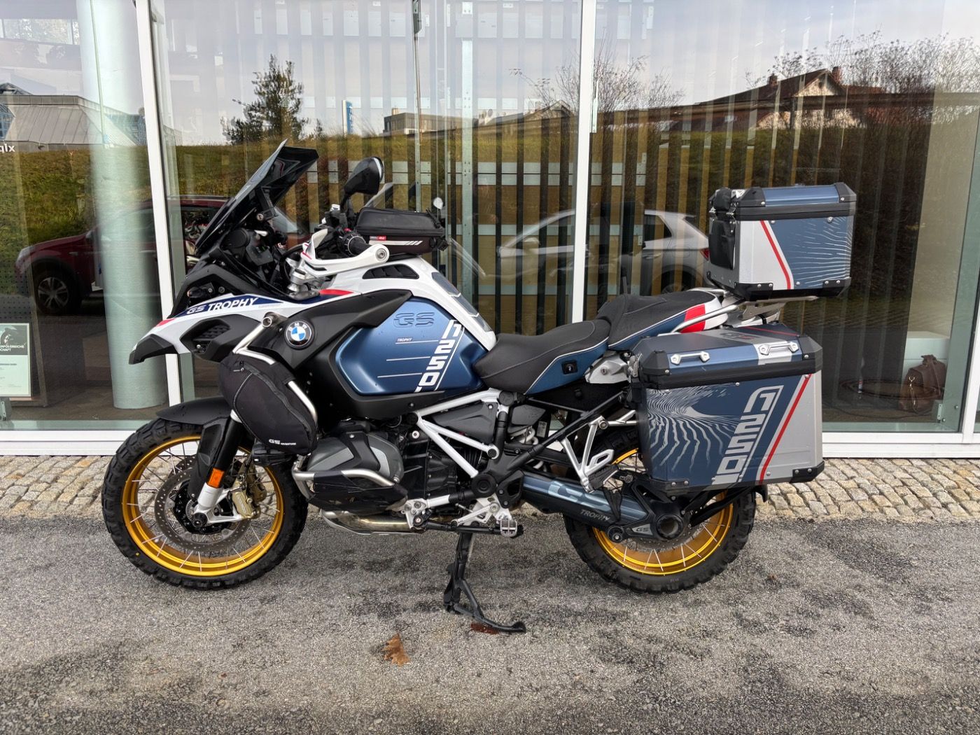 Fahrzeugabbildung BMW R 1250 GS Adventure Trophy mit Tieferlegung Alum