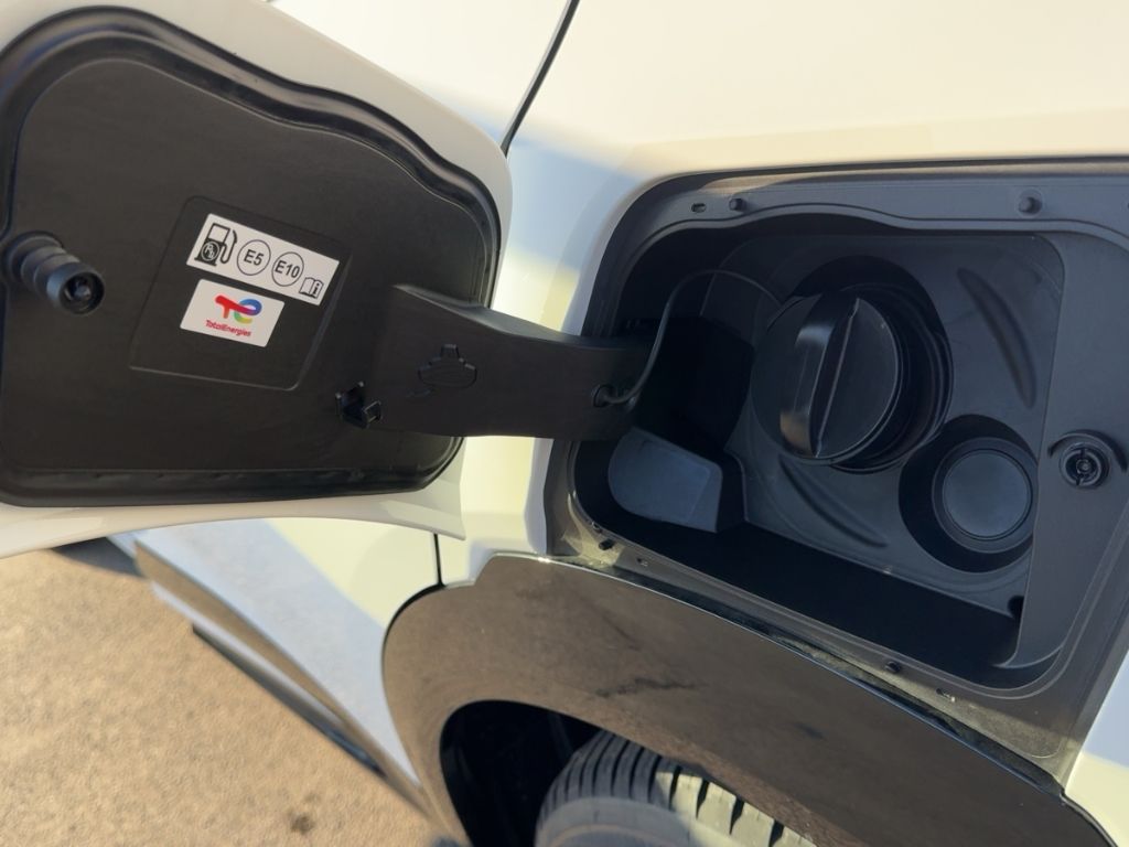 Fahrzeugabbildung Opel Mokka GS Tech Paket Allwetterreifen