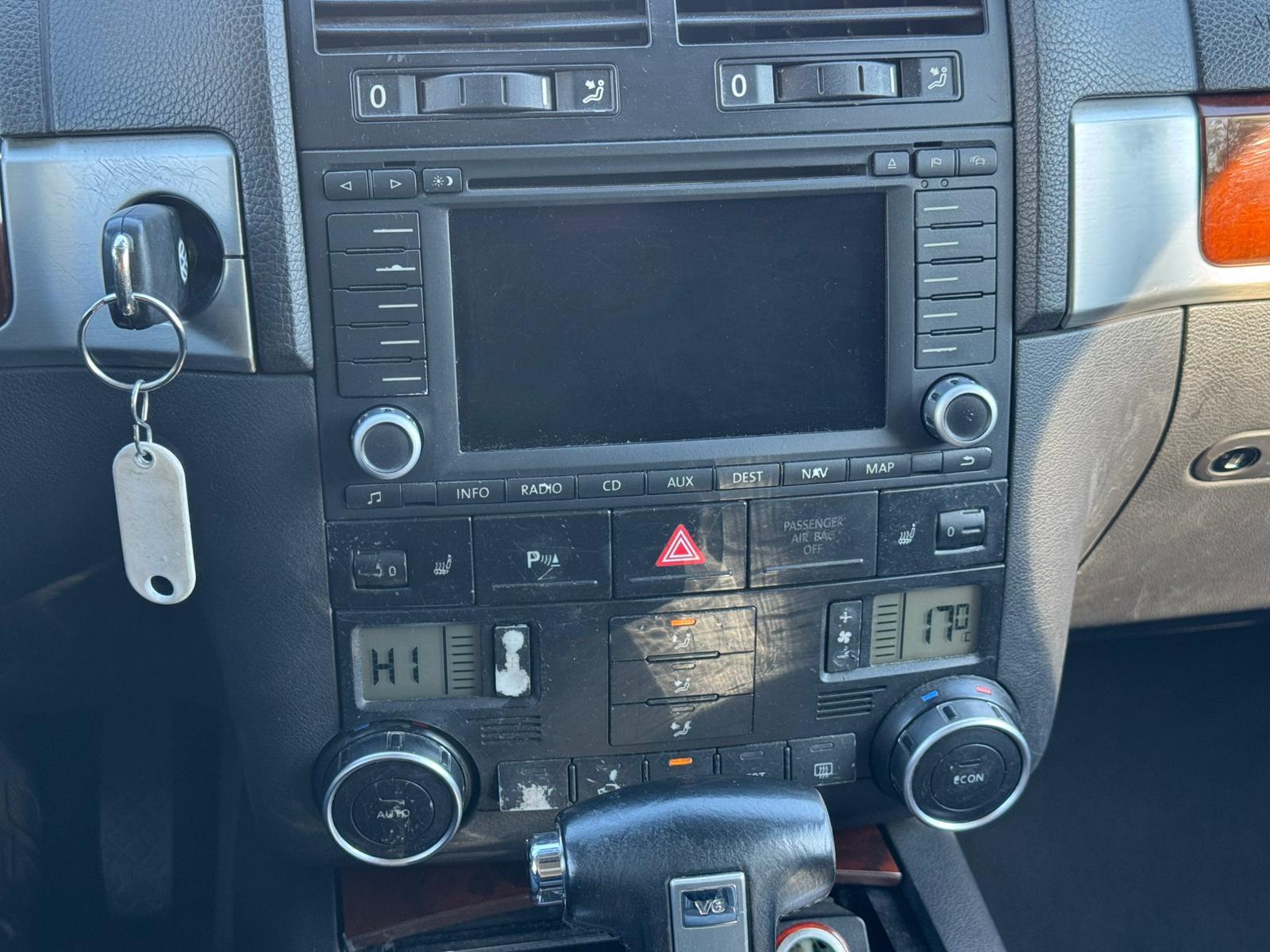 Volkswagen Touareg 2005 — photo 15