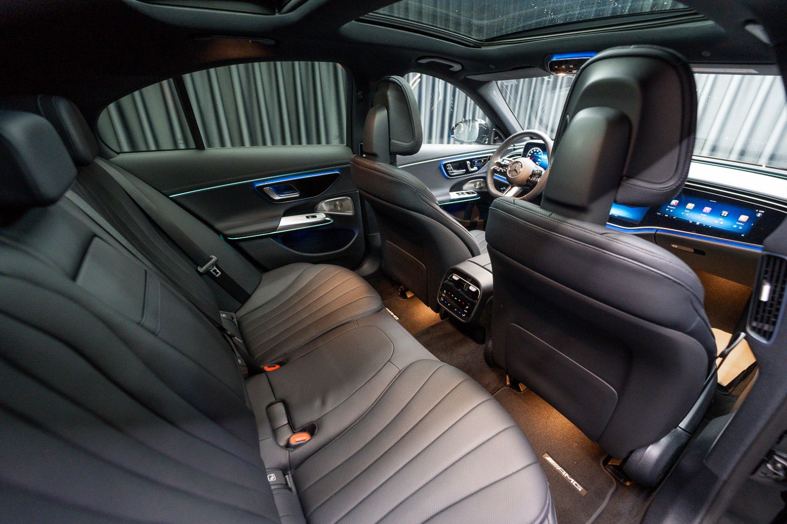 Fahrzeugabbildung Mercedes-Benz E 220d MY25*Premium Plus*Superscreen*20"*Leder-P