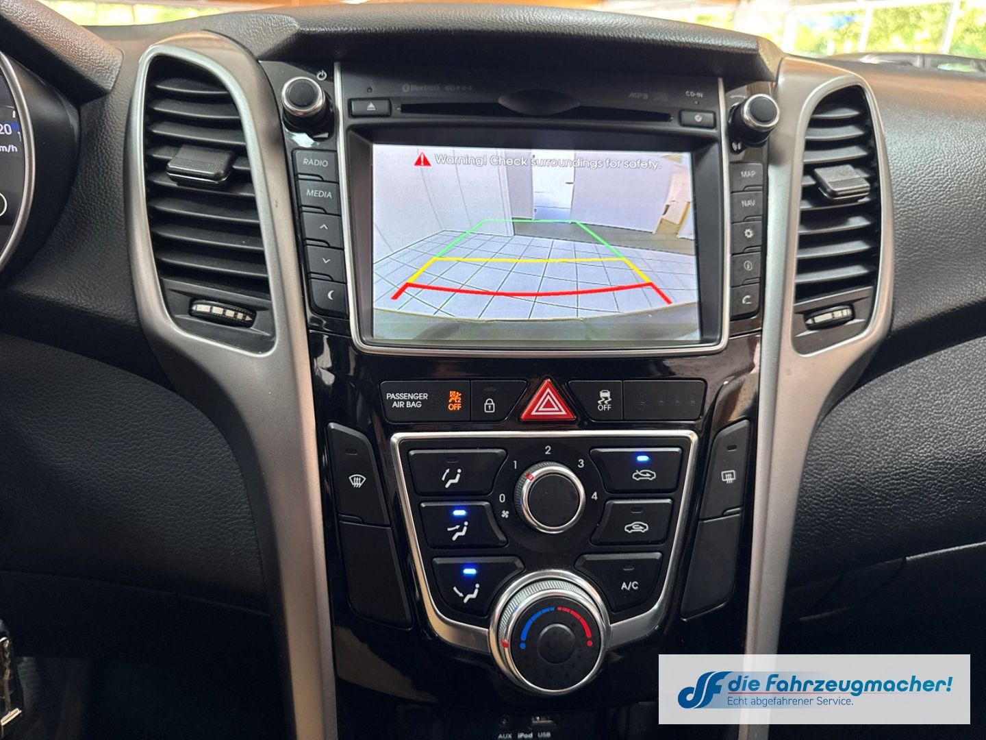 Fahrzeugabbildung Hyundai i30 Classic 1.4 CRDi DPF Alarm Berganfahrass. GA