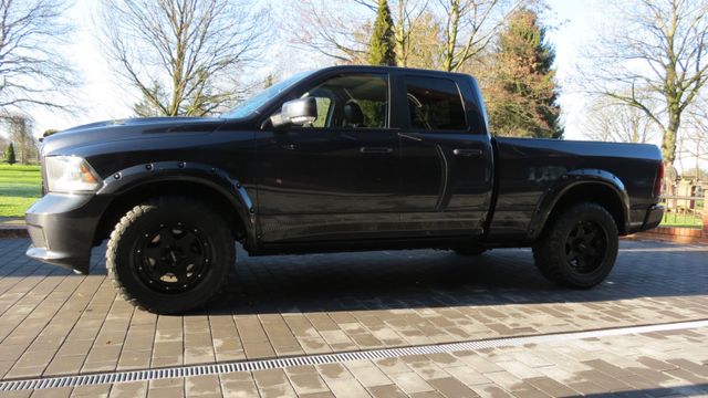 Dodge RAM/5,7V8/HEMI/4X4/SPORT/8GANG/VOLL/UNFALLFREI/