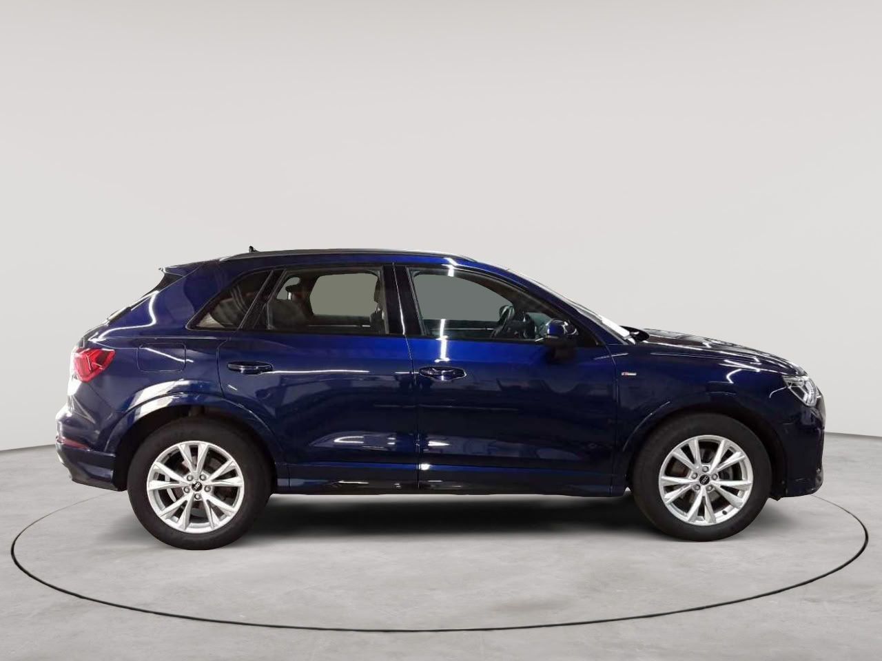 Audi Q3 35 TDI quattro S tronic S line LED imagem 3
