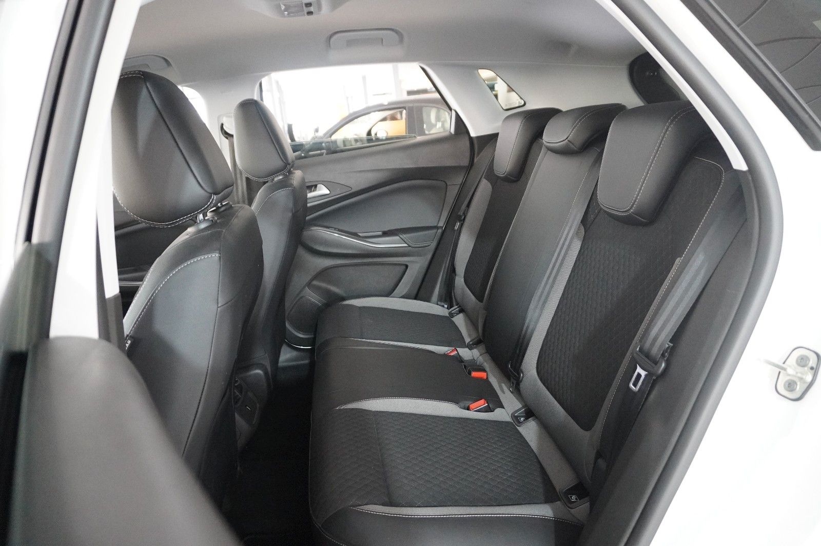 Fahrzeugabbildung Opel Grandland 1.5D ELEGANCE NAVI/LED/KAMERA/SPORT/SH