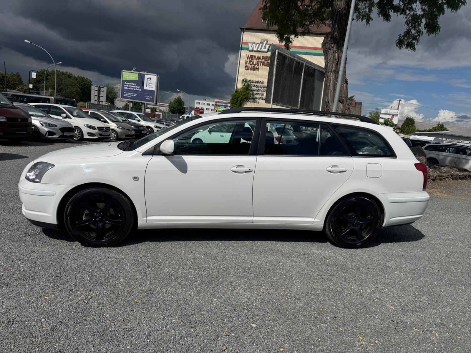 Toyota Avensis 2004 — photo 12