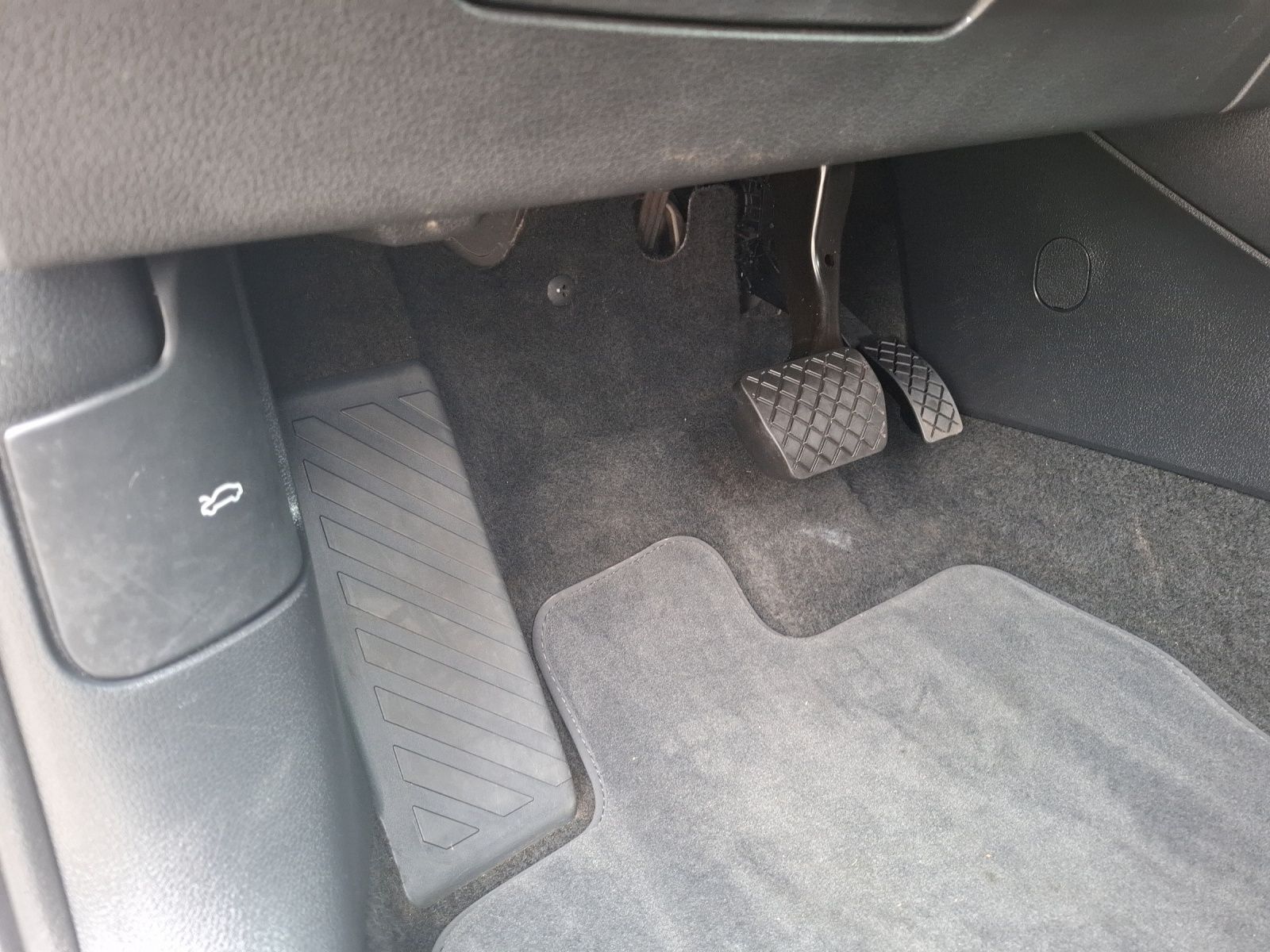 Fahrzeugabbildung Audi Q2 35 TFSI S-tronic LED Navi PDC SH
