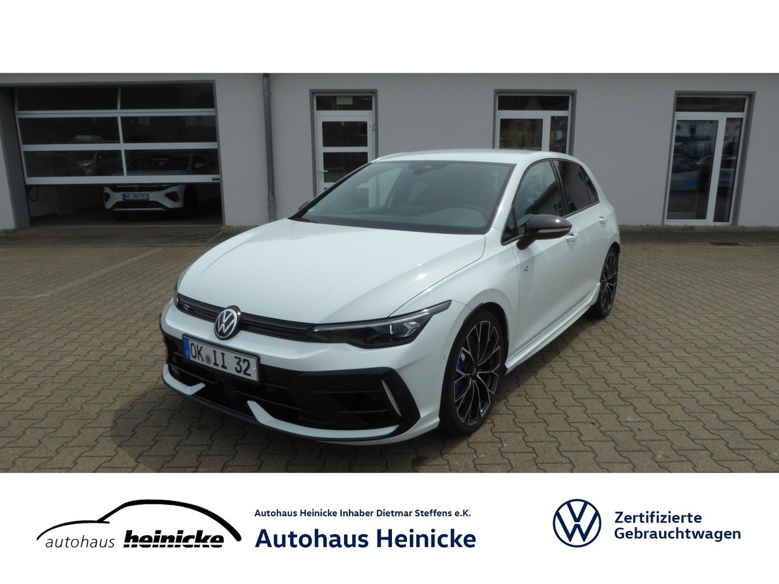 Volkswagen Golf VIII R 2.0 TSI DSG LED DCC R-PERFORMANCE foto 1