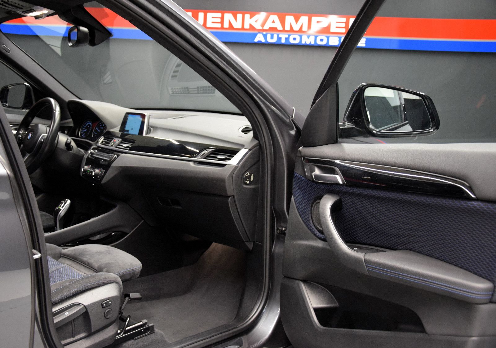 Fahrzeugabbildung BMW X1 xDrive 18 d M Sport LED Pano HuD Navi Kamera