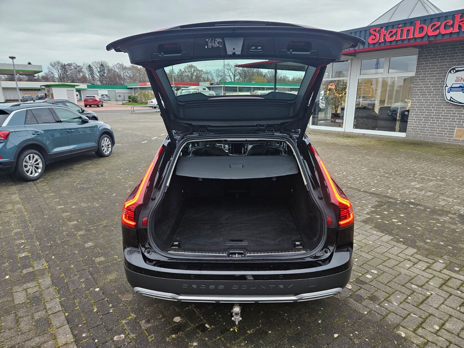 Volvo V90 Cross Country Pro AWD AHK LED LEDER XENIUM foto 8