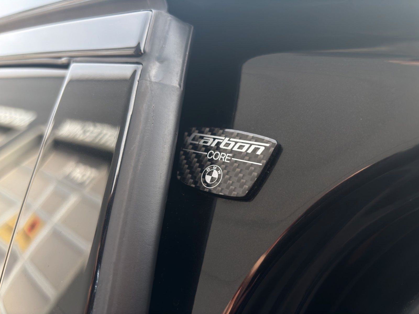 Fahrzeugabbildung BMW 750Li xDrive HUD/Skylounge/H&K/Massage/Luftf.