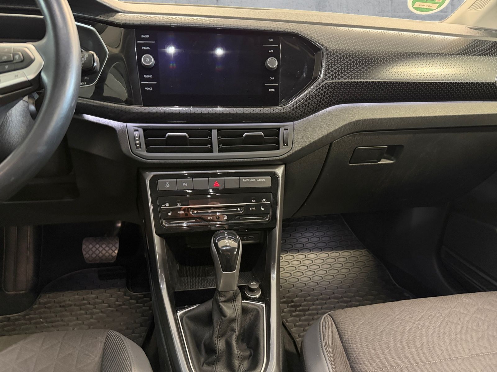 Volkswagen T-Cross - Bild 11
