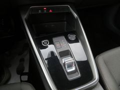 AUDI A3 Limousine 35 TDI S-line LED Navi ACC Rfk 17'' AUDI A3 Limousine 35 TDI S-line LED Navi ACC Rfk 17''