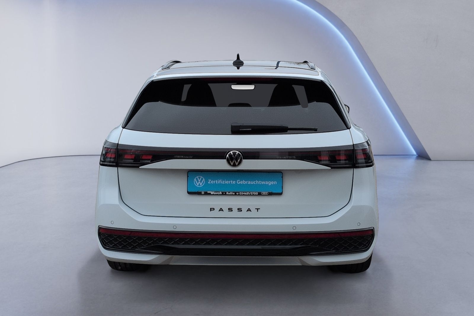 Passat R-Line 2.0 TDI 4MO DSG STHZ+PANO+AHK+