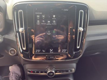 Volvo XC40 R Design Recharge Plug-In Hybrid 2WD