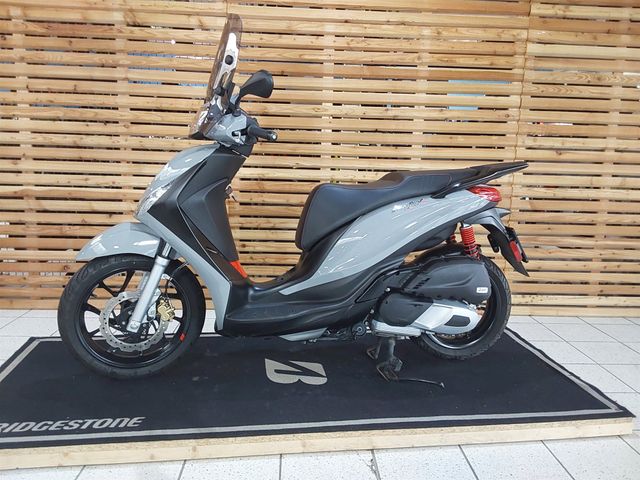 Piaggio Medley 125 ie IGET Top Zustand