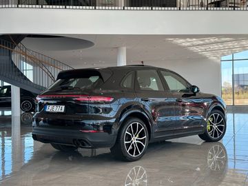 Porsche Cayenne - 2