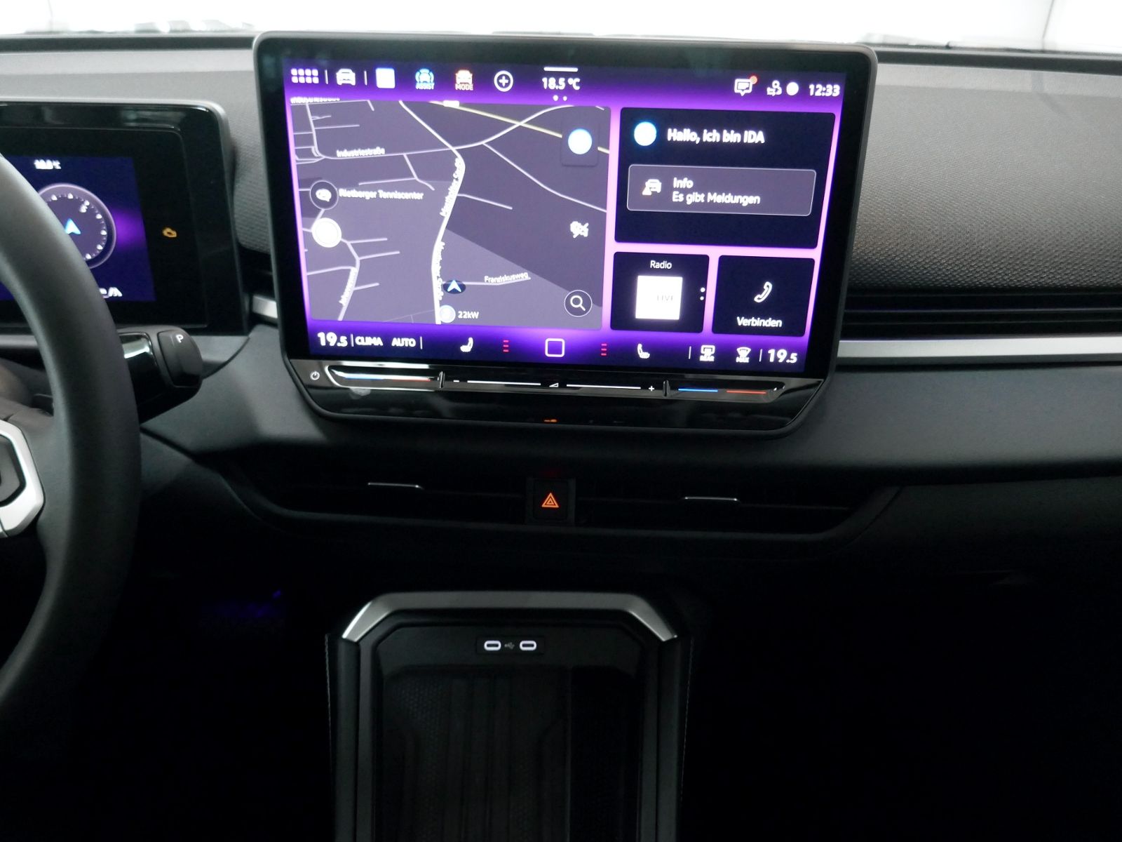 Fahrzeugabbildung Volkswagen T-Roc Style 1.5 eTSI DSG | LED AHK RFK ACC Navi