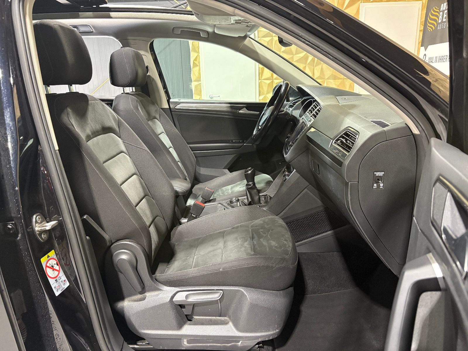 Fahrzeugabbildung Volkswagen Tiguan Highline BMT/4Motion/PANO/ACC/KAMERA/NAVI