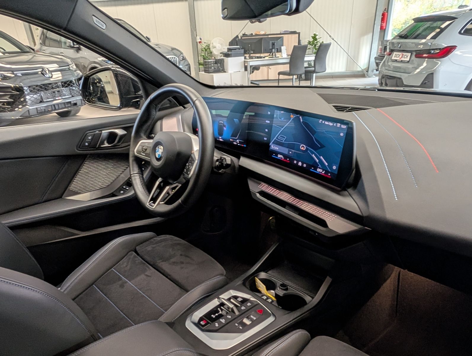 Fahrzeugabbildung BMW 118 d M-Sport Premium Ad-LED Cam Pano Alcan 18"