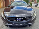 Volvo S60 T5 R Design 4x4/3Jhr.Garantie+TÜV+Inspktn ne - gebrauchte Volvo S60 aus dem Jahr 2018