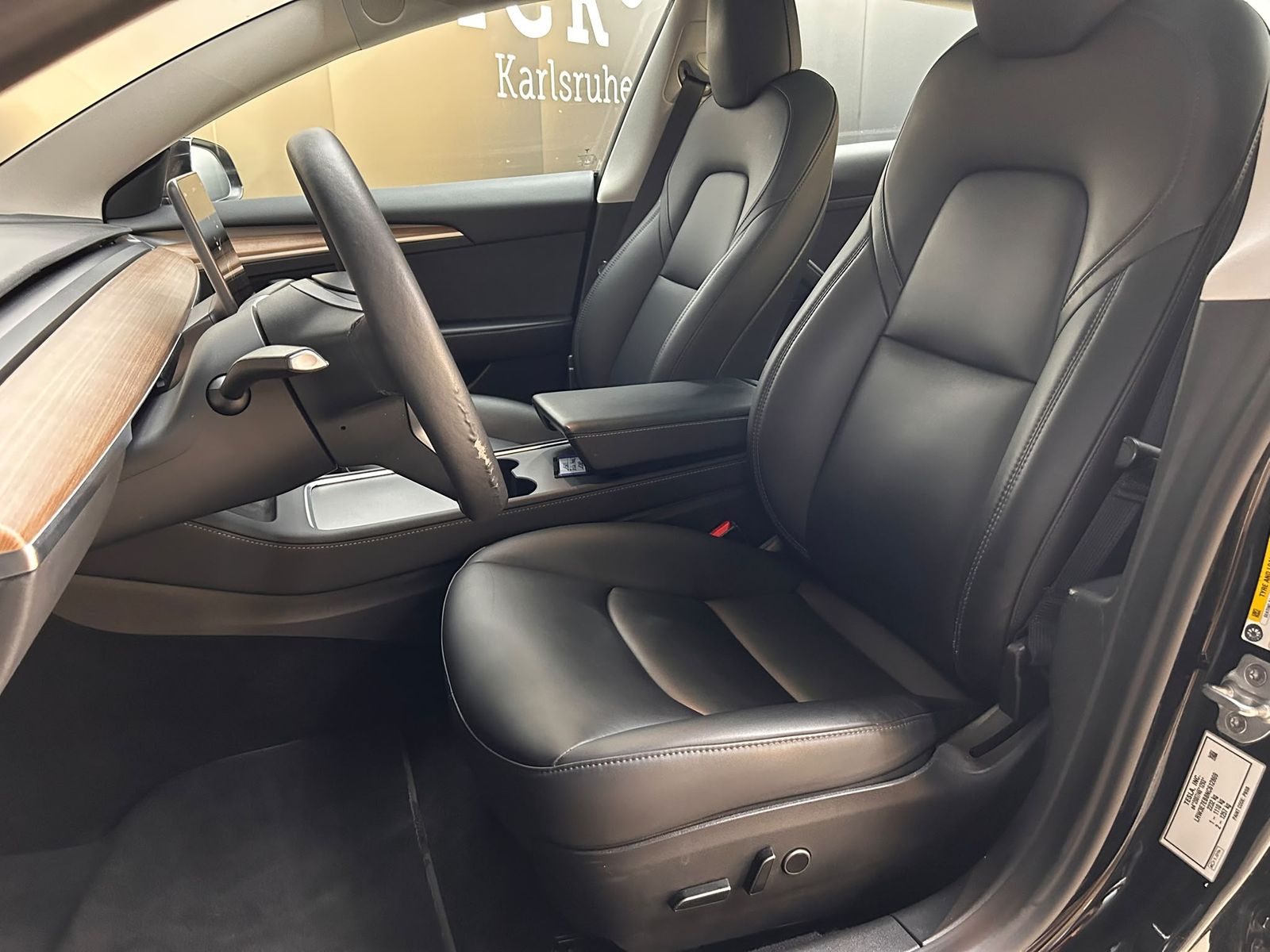 Fahrzeugabbildung Tesla Model 3 Long Range Dual AWD PANO+LED+NAV+SHZ+KAM