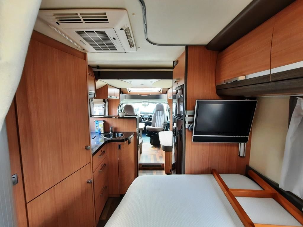 Fahrzeug Übersicht 5 Fahrzeugabbildung Knaus Sky Wave 650 MF Celebration25 Dachklima, Hubbett