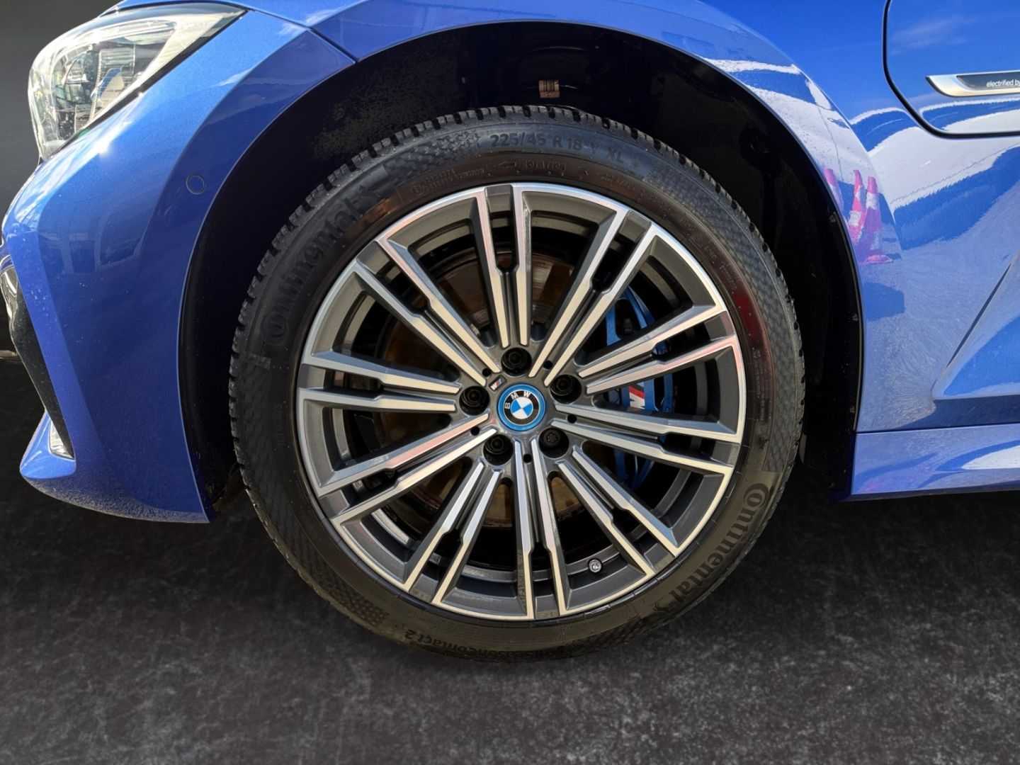 BMW 330 e xDrive M Sport Touring Laser Pano HuD 360° foto 21