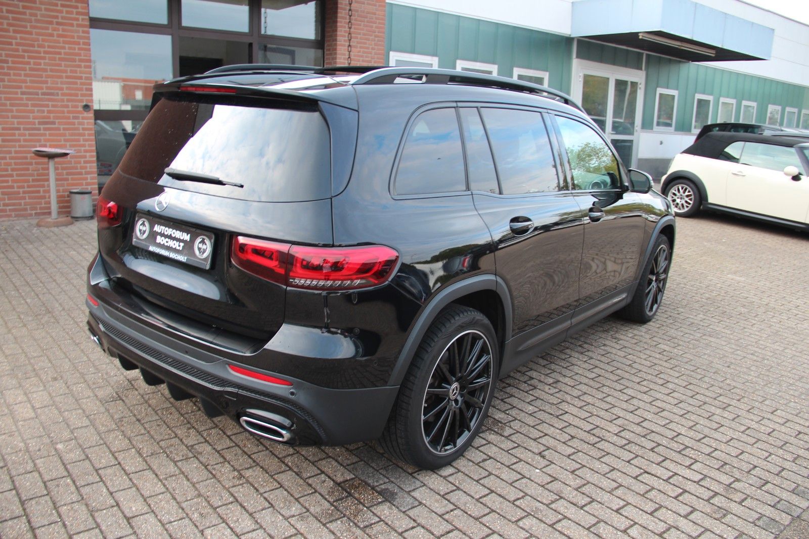Mercedes-Benz GLB 200 AMG Line Night Wide Pano RFK 7 Sitzer foto 5