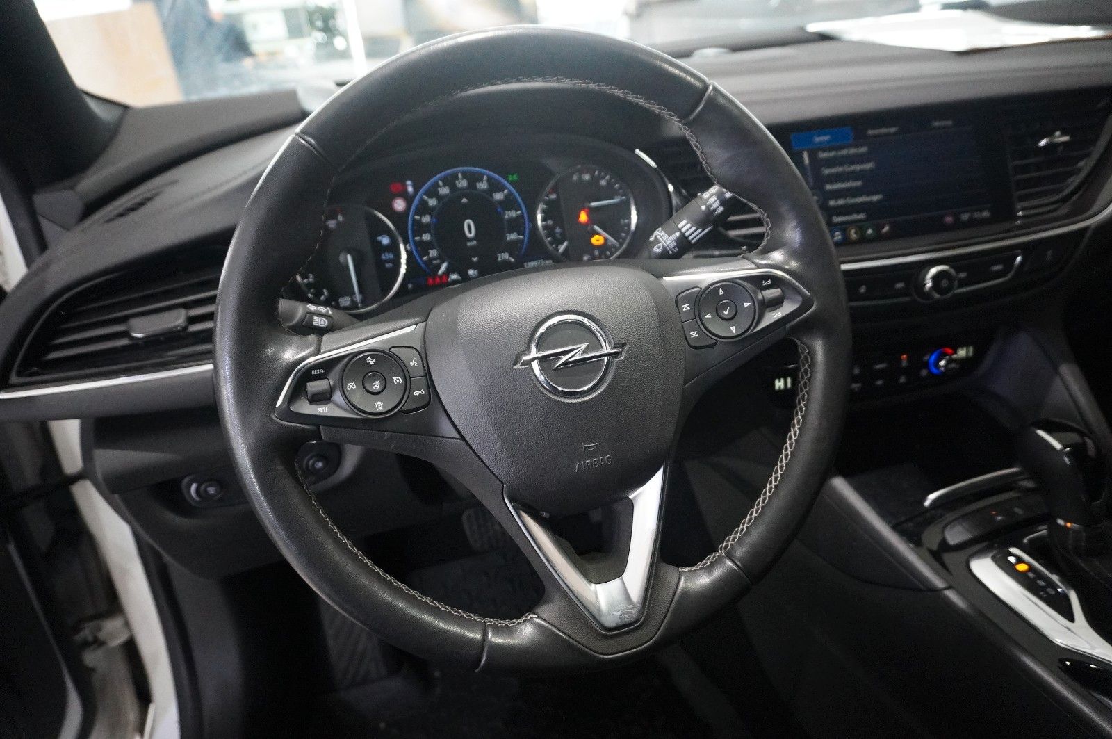 Fahrzeugabbildung Opel Insignia B ST 2.0D BUSINESS NAVI/HUD/KAMERA/AHK