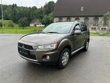 Mitsubishi Outlander 2.2 DI-D Intense+ Aut 4WD - Mitsubishi Outlander Intense mit Diesel-Antrieb