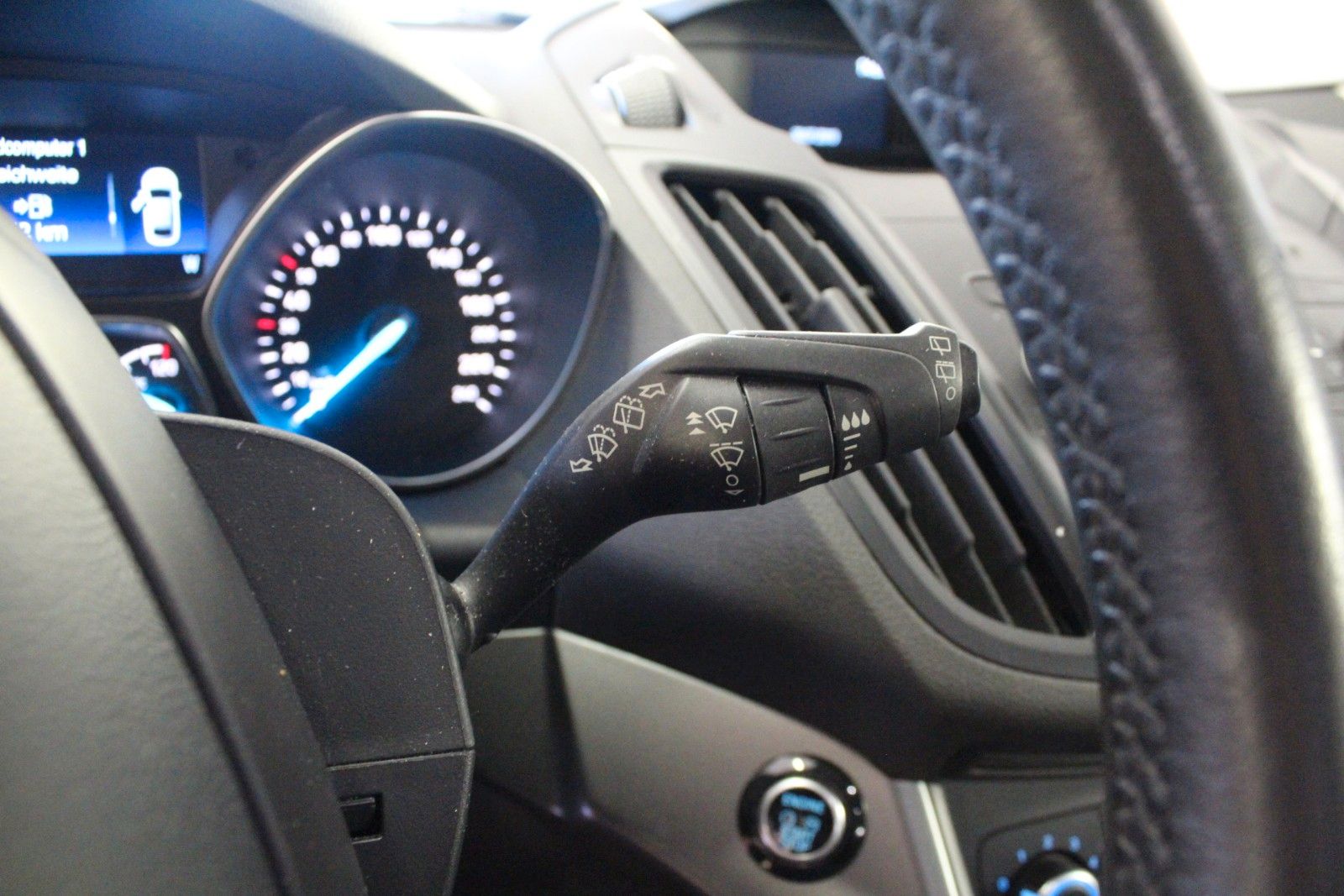 Fahrzeugabbildung Ford Kuga 1,5 Trend 4x2 Gewerbespecial