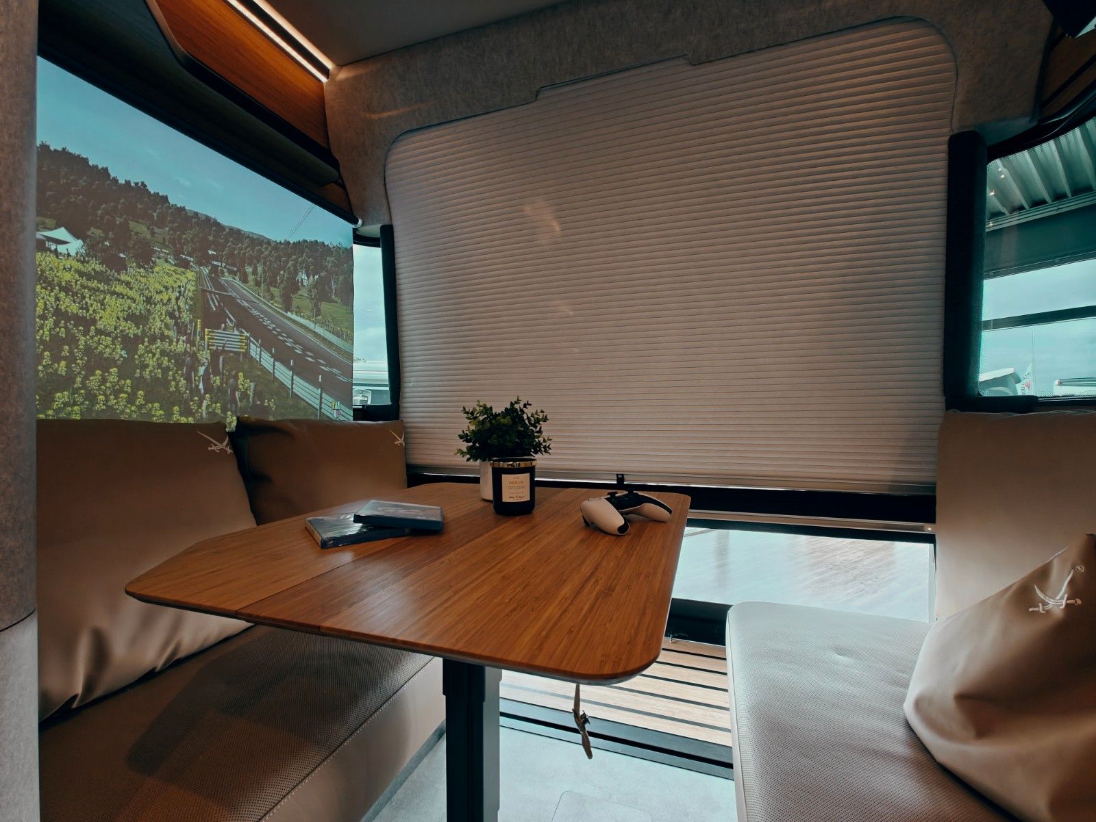 Fahrzeugabbildung HYMER / ERIBA / HYMERCAR VENTURE S 4x4² SANSIBAR LTD. by palmo