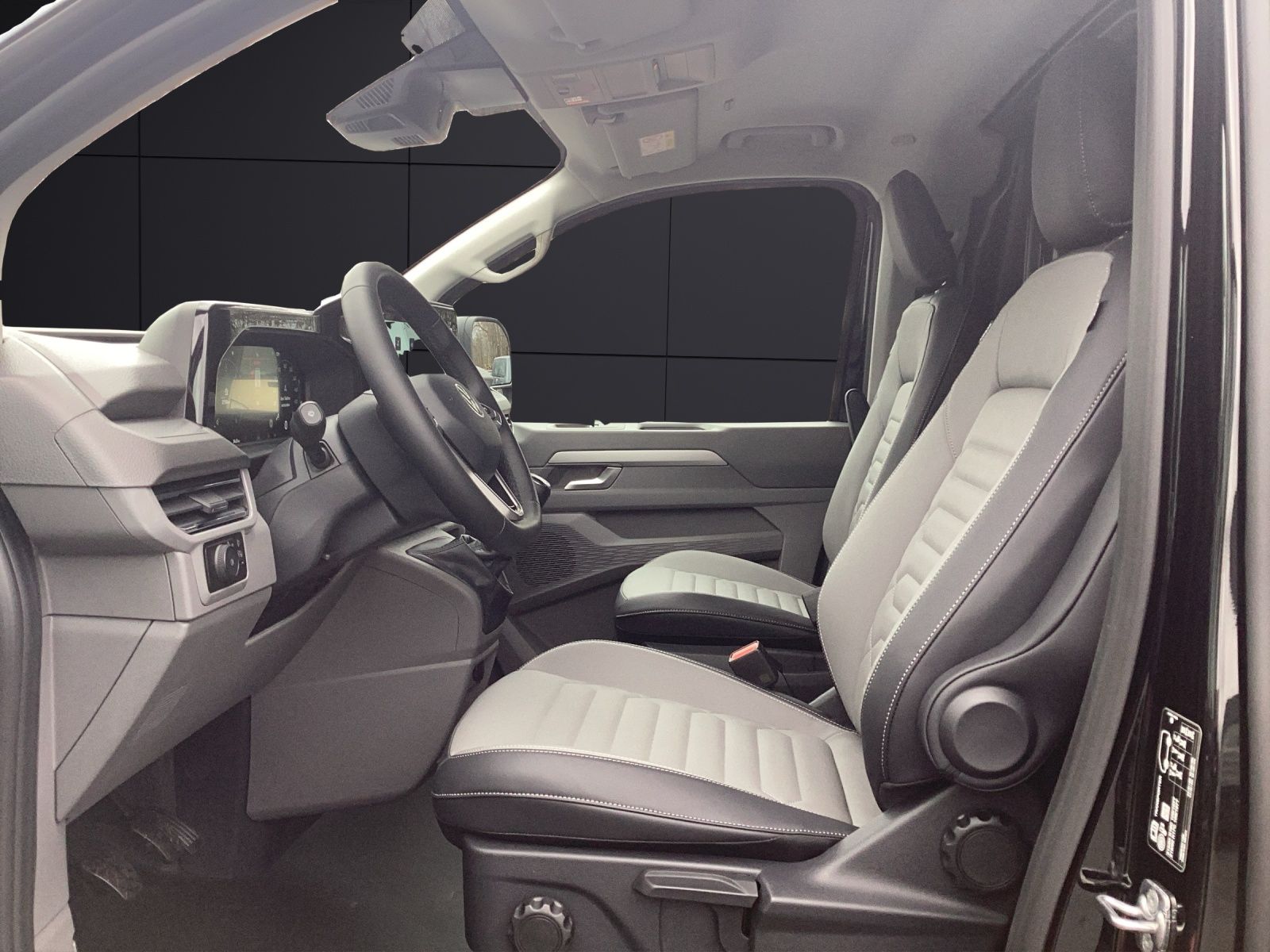 Fahrzeugabbildung Volkswagen T7 Transporter Kasten TDI 81 kW KR PDK LANE ASSI