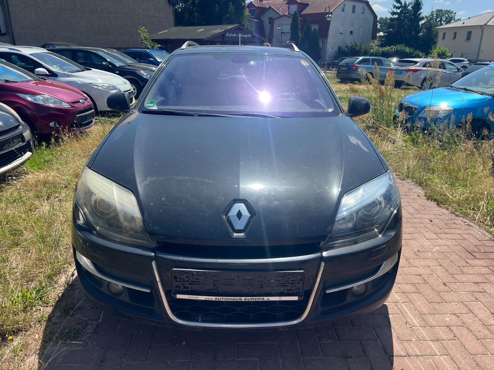 Renault Laguna 2011 — rear view