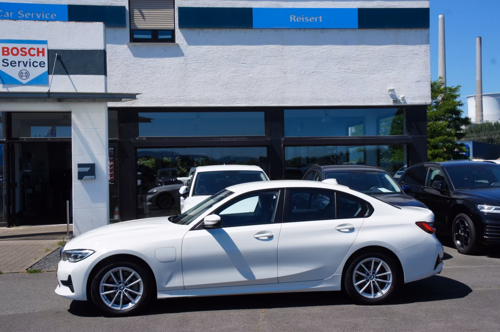 BMW 330e Advantage Lim*NAV*LED*LIVE*AMBIENTE*CARPLAY