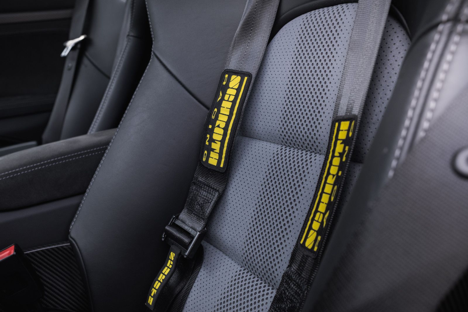 Fahrzeugabbildung Porsche 718 GT4 RS-Weissach-PTS-Lift-LED-Steuer-Folie