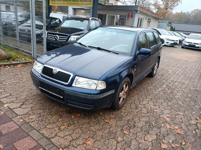 Skoda Octavia Combi Elegance / Klimaautomatik / 1. Han