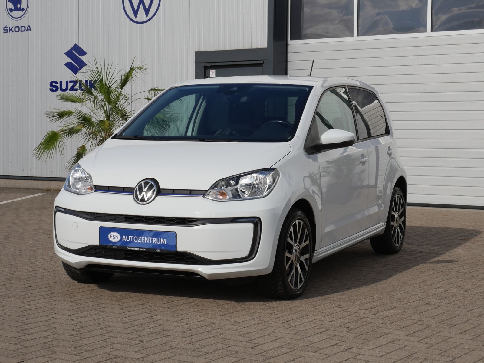 Volkswagen e-up! move 61kW SITZHZG FSH RFK MFL PDC LMF CLIM imagem 2