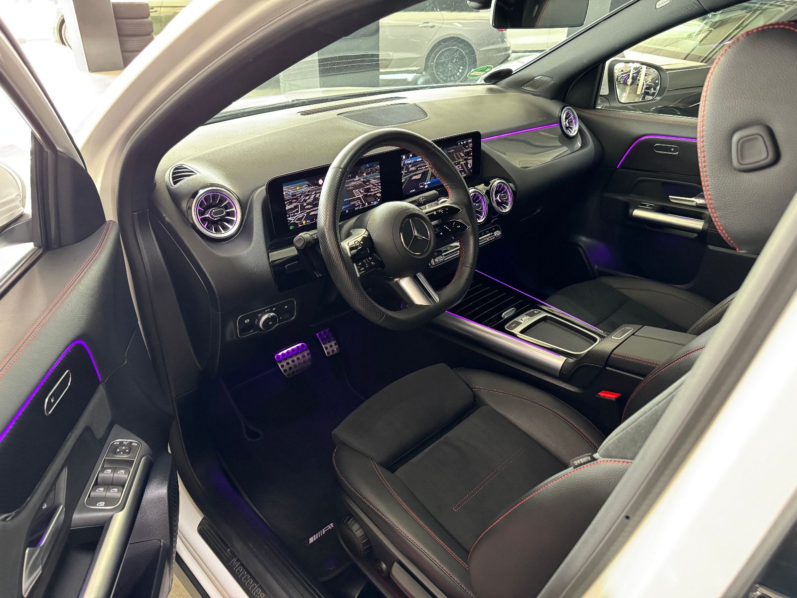 Fahrzeugabbildung Mercedes-Benz GLA 200 d 8GT AMG LINE PLUS MBUX DISTRONIC 19ALU