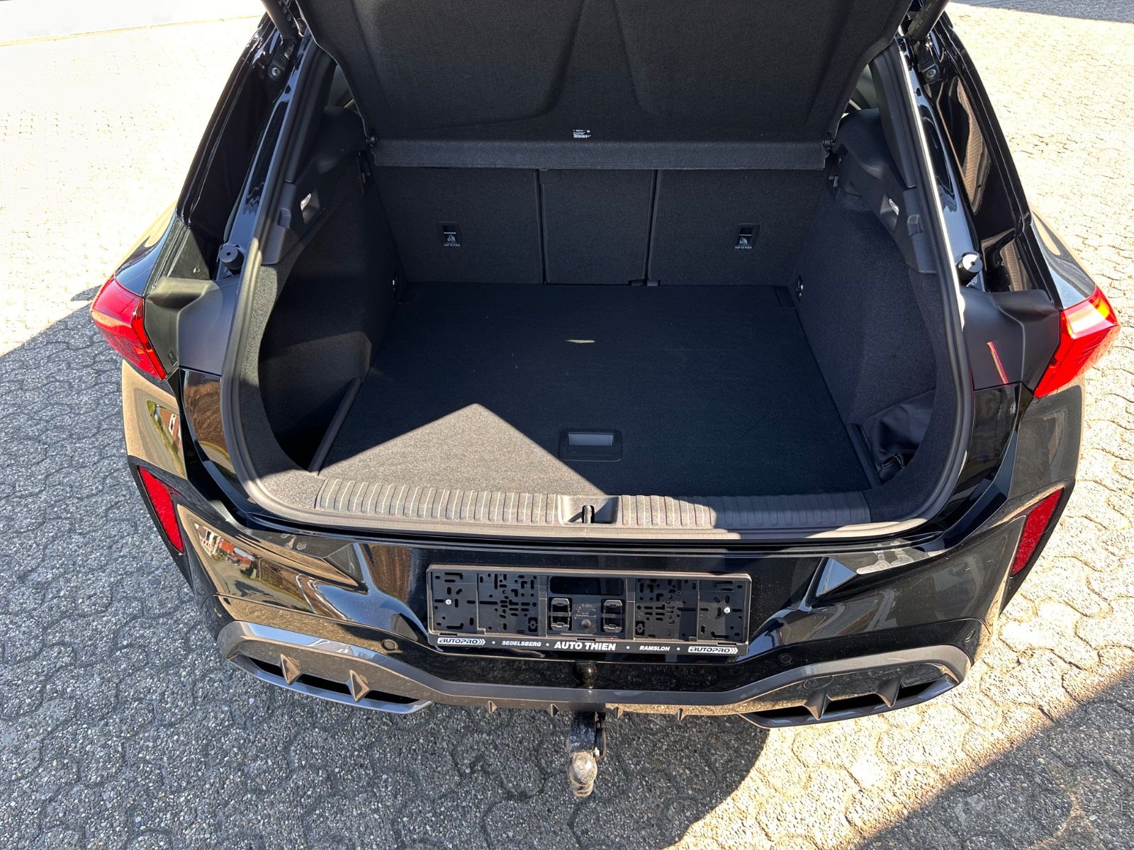 Fahrzeugabbildung CUPRA Terramar 1.5 eTSI DSG Navi/Pano/ACC/LED/AHK/GJR