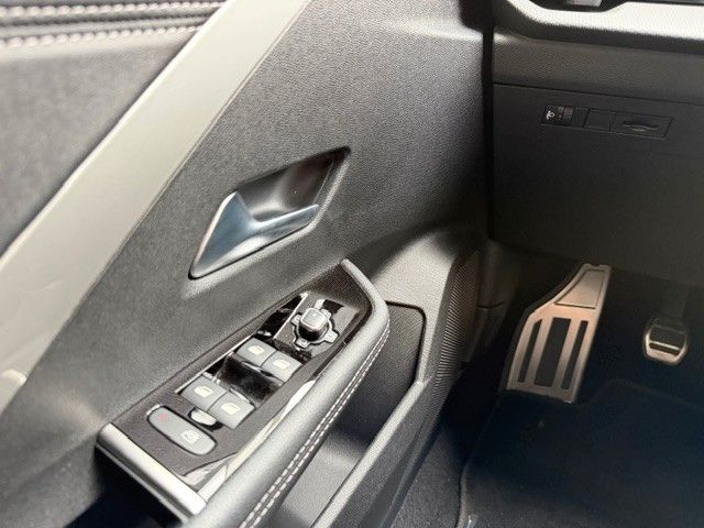 Fahrzeugabbildung Opel Astra L GS Line 130PS LED/Kamera/SHZ!